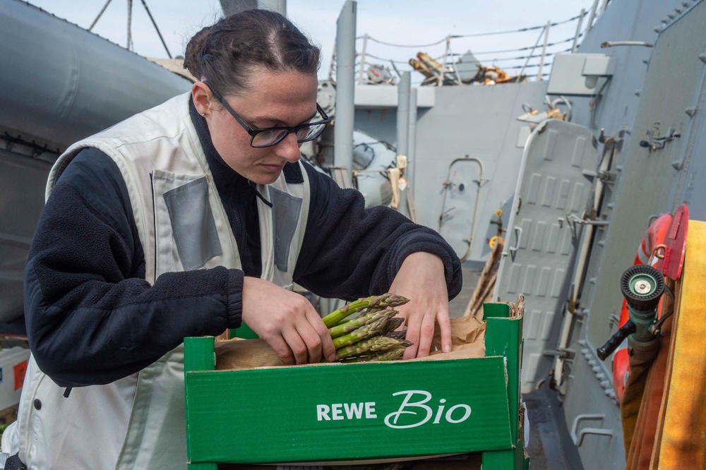 USS Jason Dunham (DDG 109) Conducts Replenishment-at-Sea With USNS Laramie (T-AO-203)