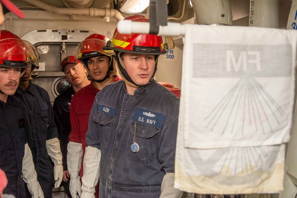 USS Jason Dunham (DDG 109) Conducts an In-Port Emergency Team Drill