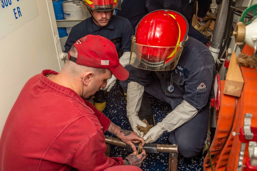 USS Jason Dunham (DDG 109) Conducts an In-Port Emergency Team Drill