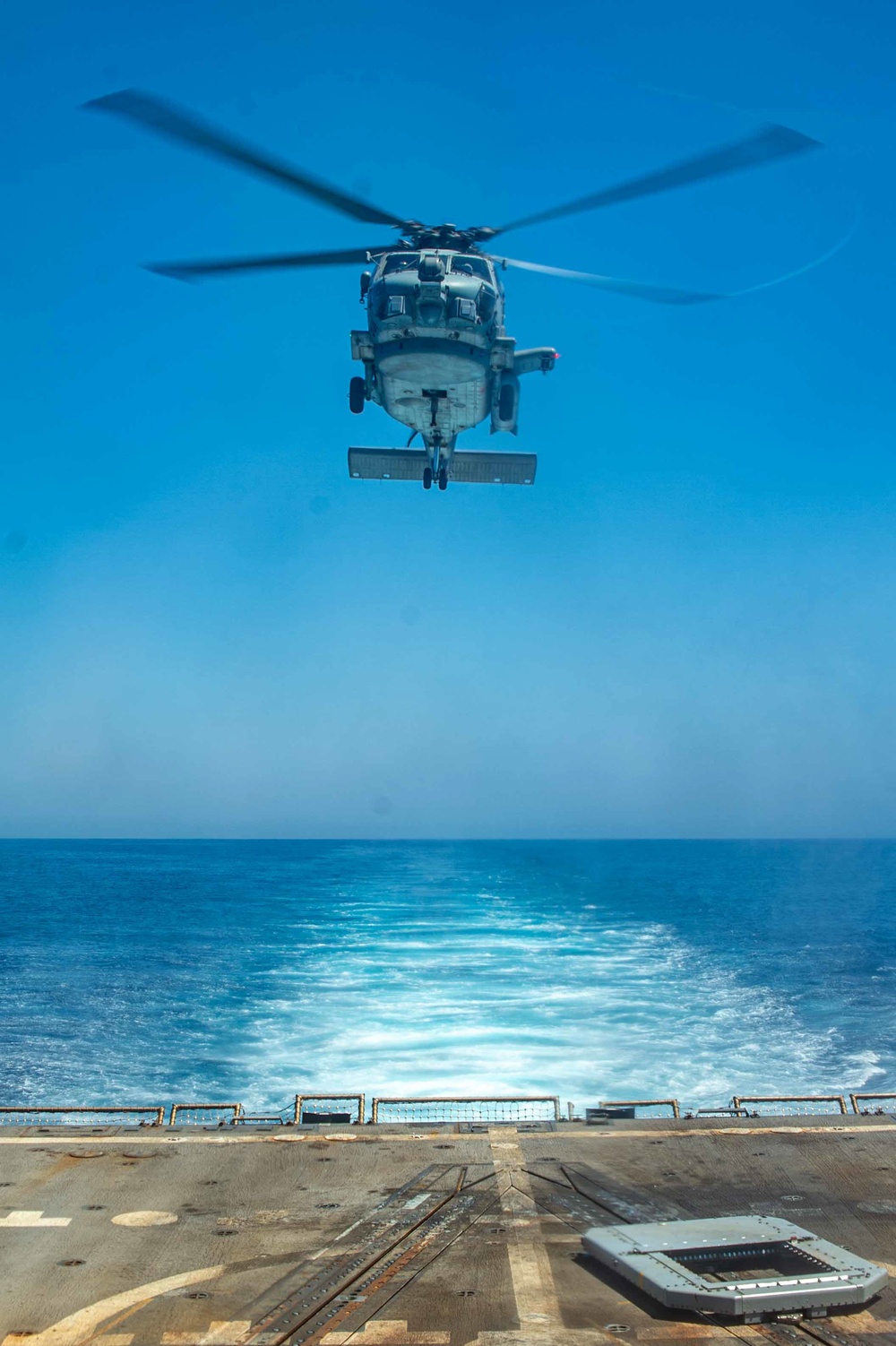 USS Jason Dunham (DDG 109) Conducts Flight Operations