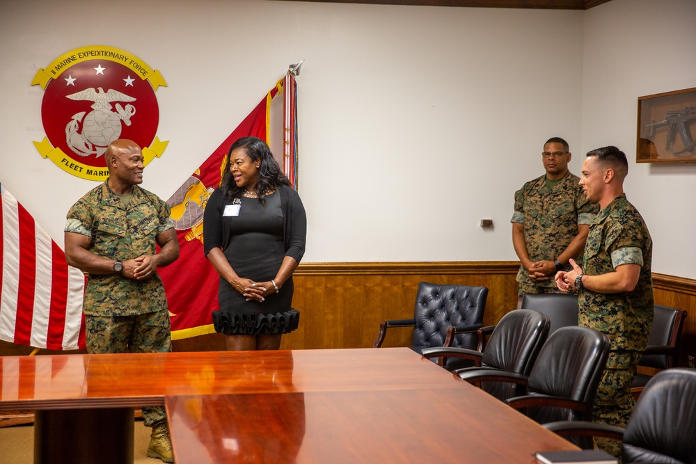 Lt. Gen. Jurney Presents a Commemorative Plaque to Brig. Gen. Henderson