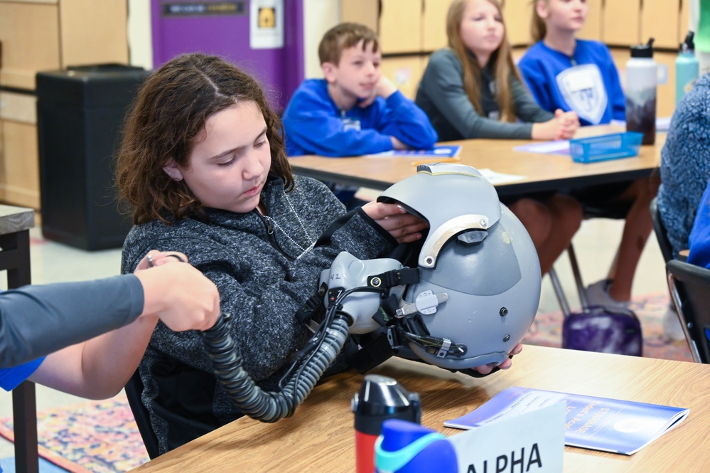Tinker employees teach students about STEM career opportunities at STARBASE Oklahoma