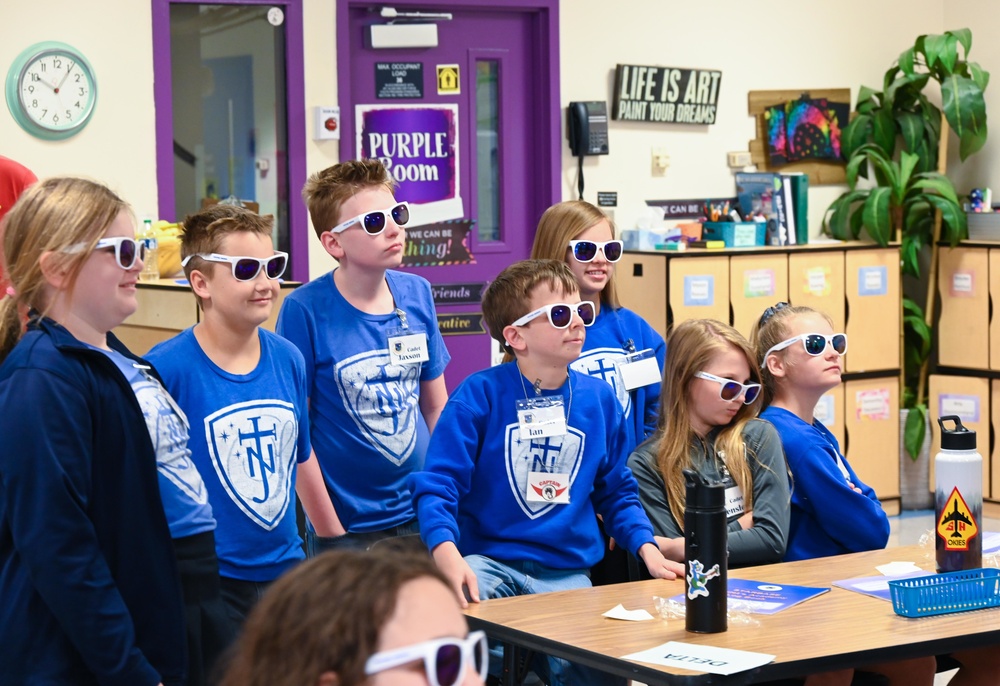 Tinker employees teach students about STEM career opportunities at STARBASE Oklahoma