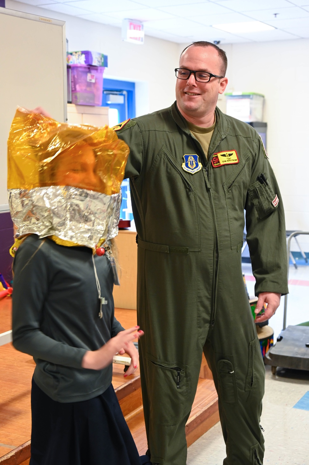 Tinker employees teach students about STEM career opportunities at STARBASE Oklahoma