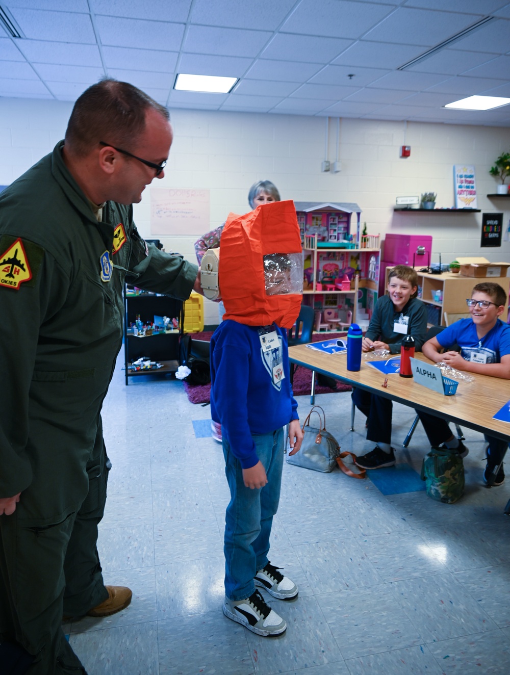 Tinker employees teach students about STEM career opportunities at STARBASE Oklahoma