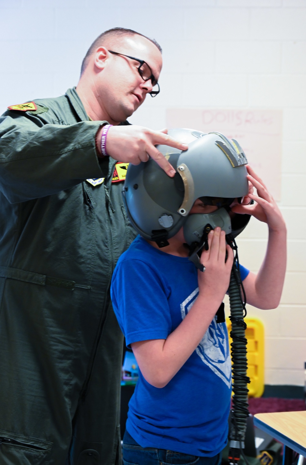 Tinker employees teach students about STEM career opportunities at STARBASE Oklahoma