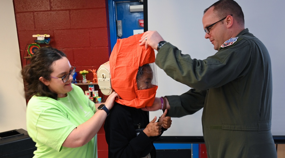Tinker employees teach students about STEM career opportunities at STARBASE Oklahoma