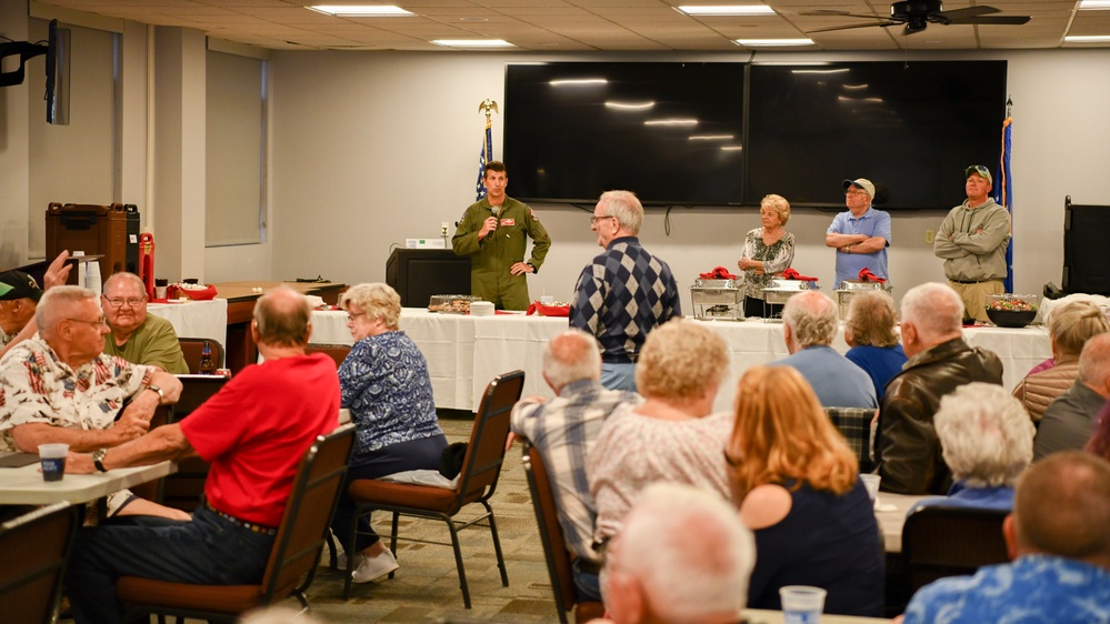 104th Fighter Wing Alumni Association hosts dinner