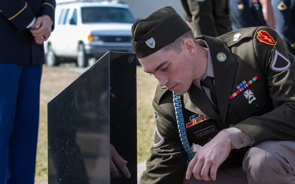 Arctic Soldier Honors the Fallen