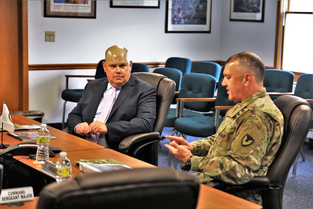 Army Reserve leader visits Fort McCoy; learns more about installation, workforce