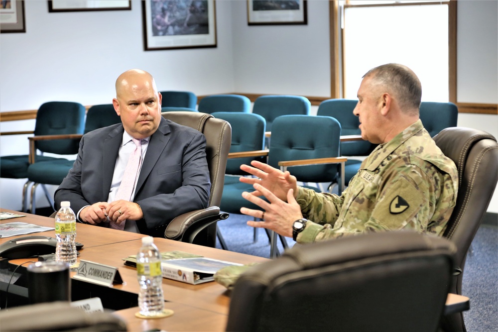 Army Reserve leader visits Fort McCoy; learns more about installation, workforce