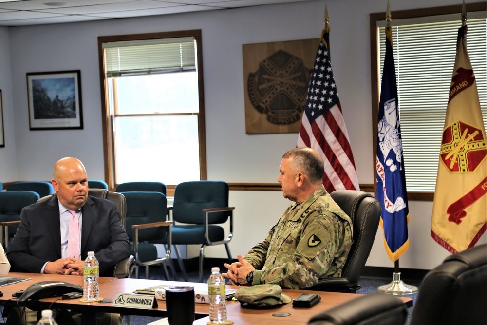 Army Reserve leader visits Fort McCoy; learns more about installation, workforce