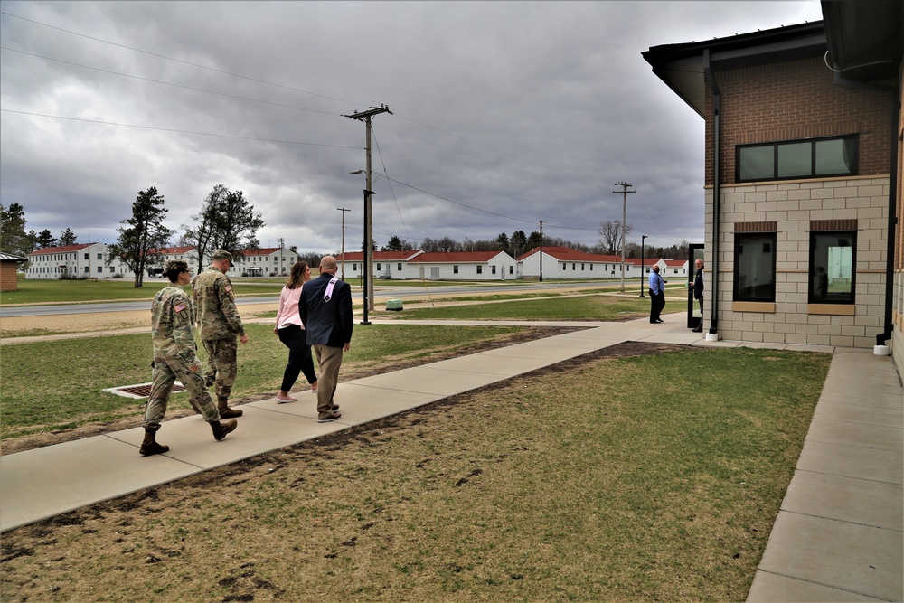 Army Reserve leader visits Fort McCoy; learns more about installation, workforce