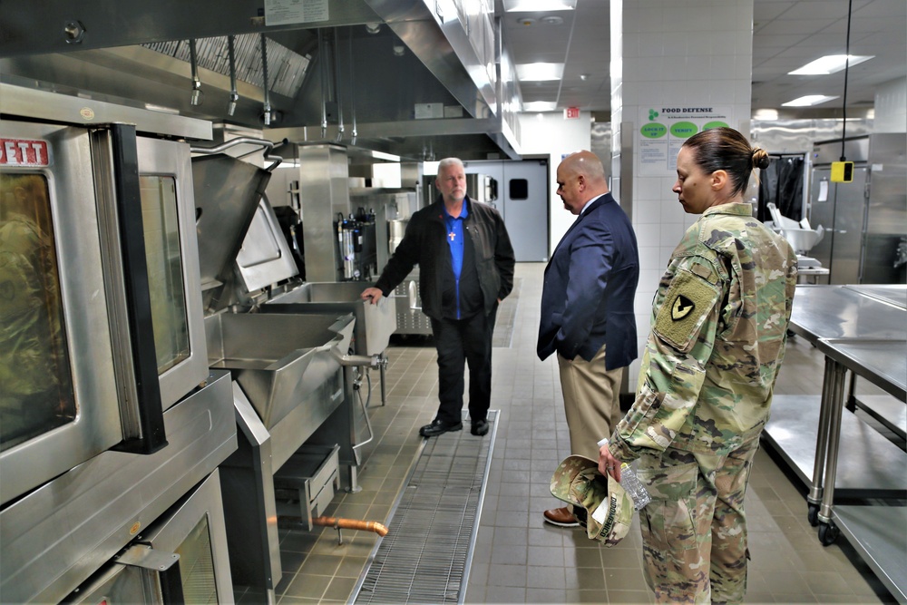 Army Reserve leader visits Fort McCoy; learns more about installation, workforce