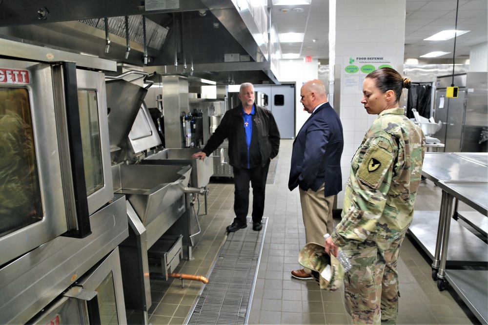 Army Reserve leader visits Fort McCoy; learns more about installation, workforce