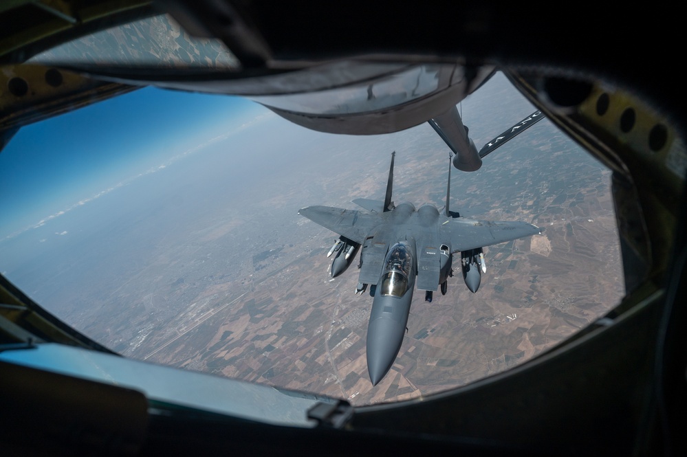 U.S. Air Force KC-135 refuels F-15s