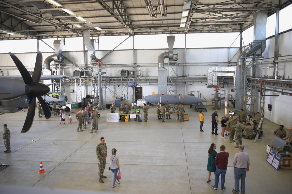 86th MXG hosts Open House