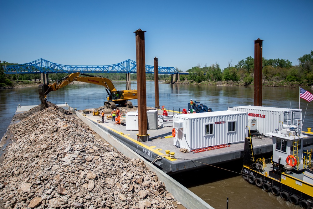 USACE Omaha District's Florence Bedrock Removal Project on the Missouri River