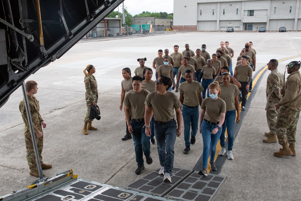 Delayed Entry Program members tour Dobbins Air Force Base