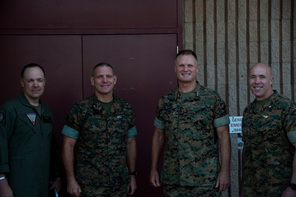 Commanding General of Marine Forces Pacific visits Marine Aircraft Group 39