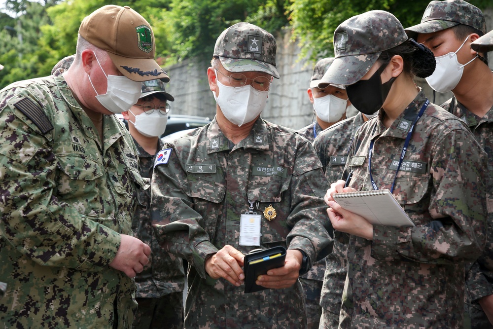 Rear Adm. Shin Hyung-sik's Visit