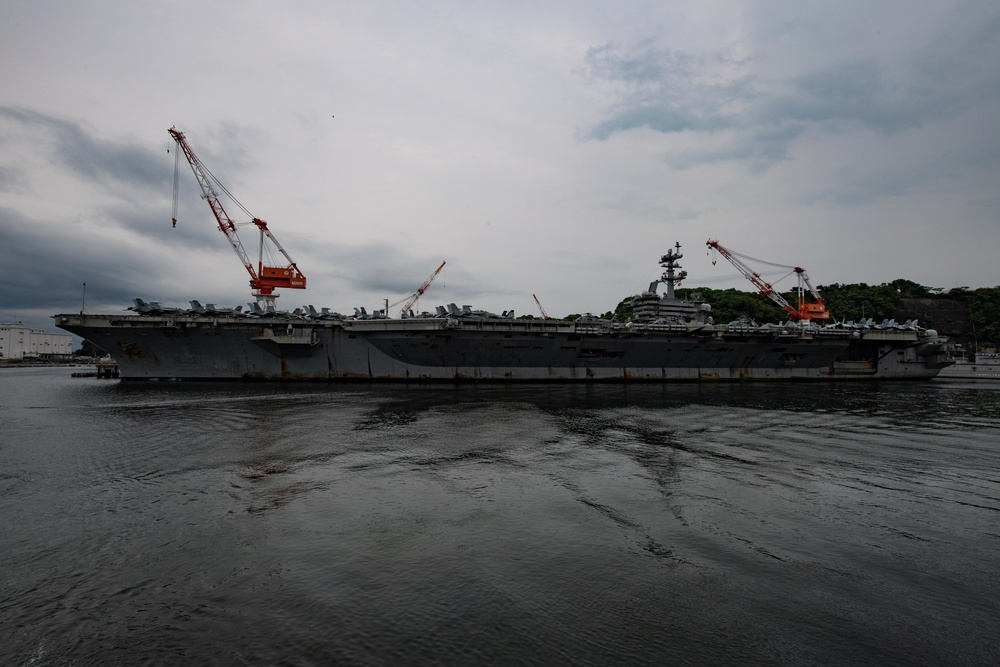 Abraham Lincoln Strike Group arrives at CFAY
