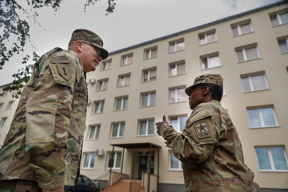 Inspector General of the Army visits V Corps Forward