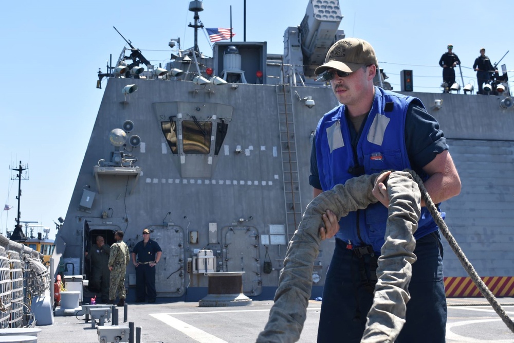 USS Billings Prepares to Depart from Ponce