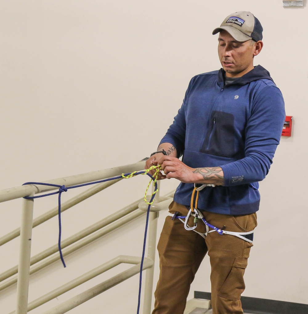 Cold Steel Prepares for Mount Rainier Ascent