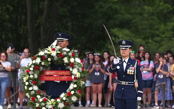 Indonesian Air Chief Lays Wreath at Arlington National Cemetary
