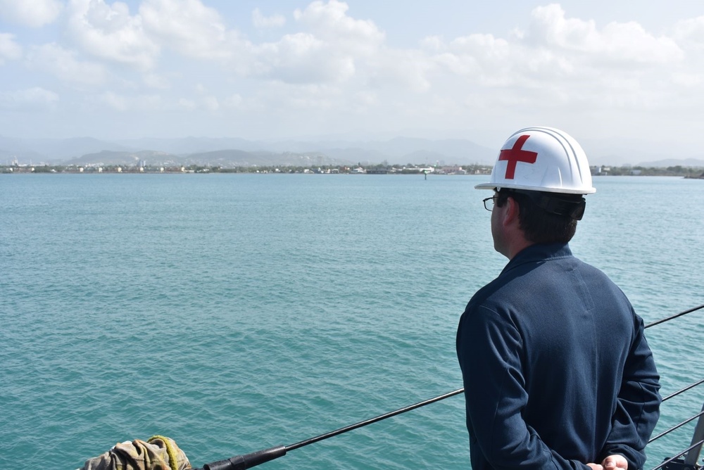 USS Billings Pulls into Ponce