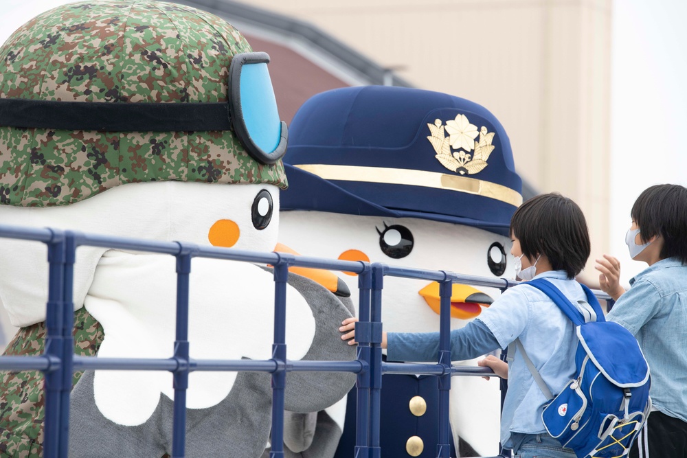 Yokota reopens base for annual Friendship Festival