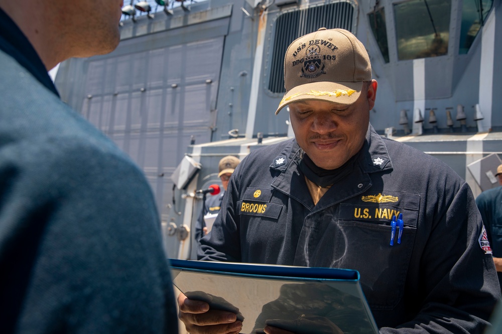 Sailors Aboard USS Dewey (DDG 105) Conduct Awards Quarters