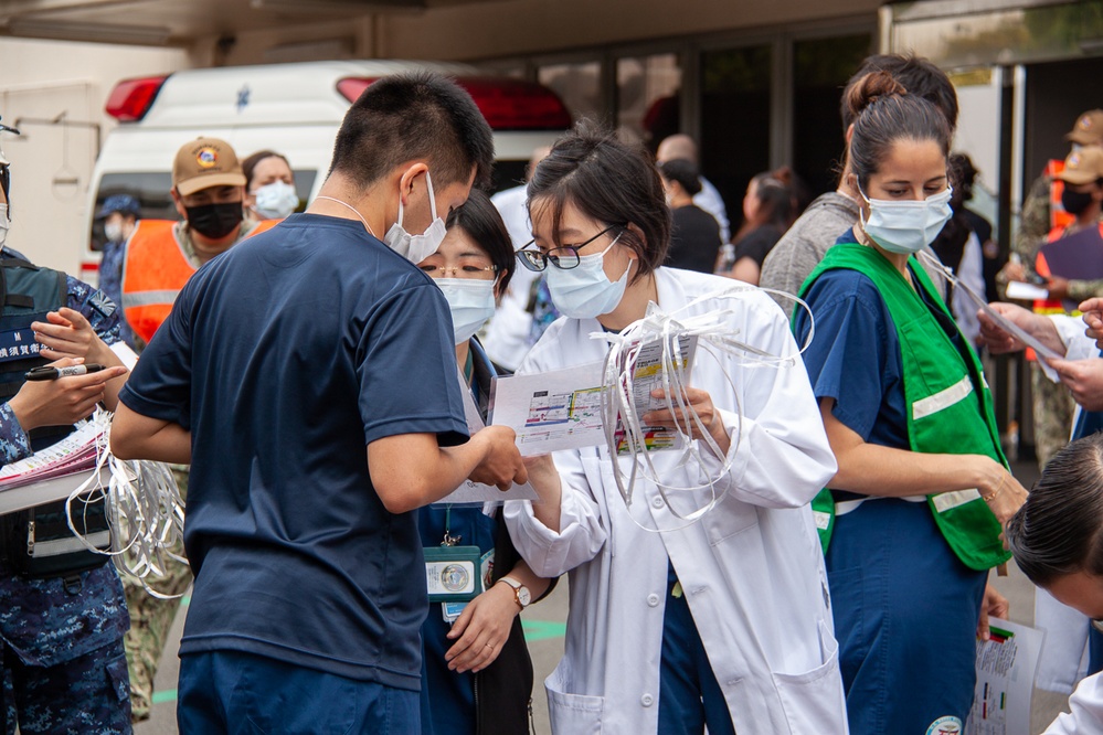 NMRTC Yokosuka and Japanese Maritime Defense Force foster partnership while executing Mass Casualty Drill