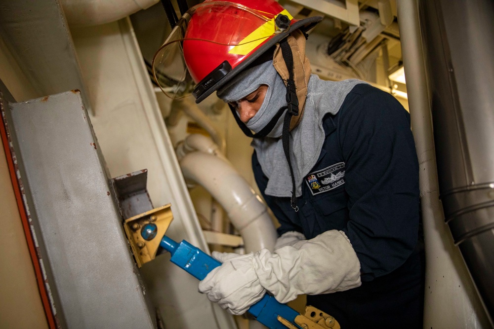 Sailors Aboard USS Dewey (DDG 105) Conduct Damage Control Training