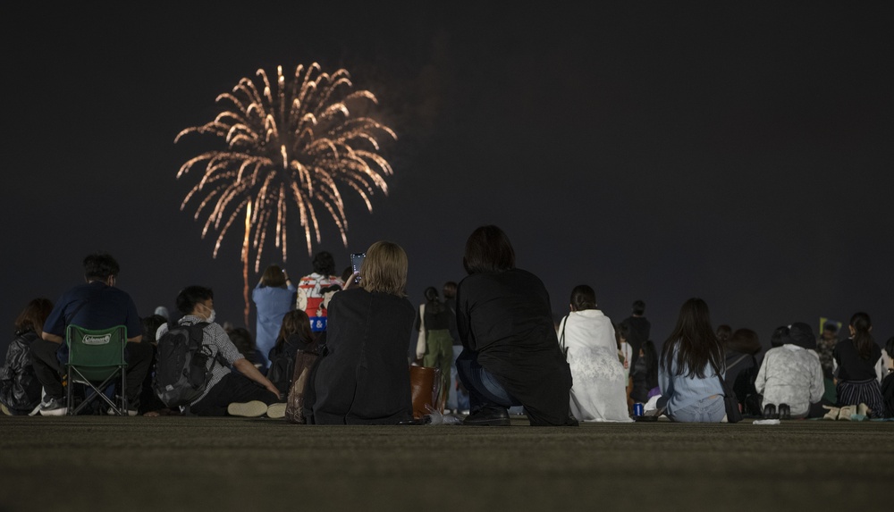 Yokota Friendship Festival finished first day with anthems, fireworks