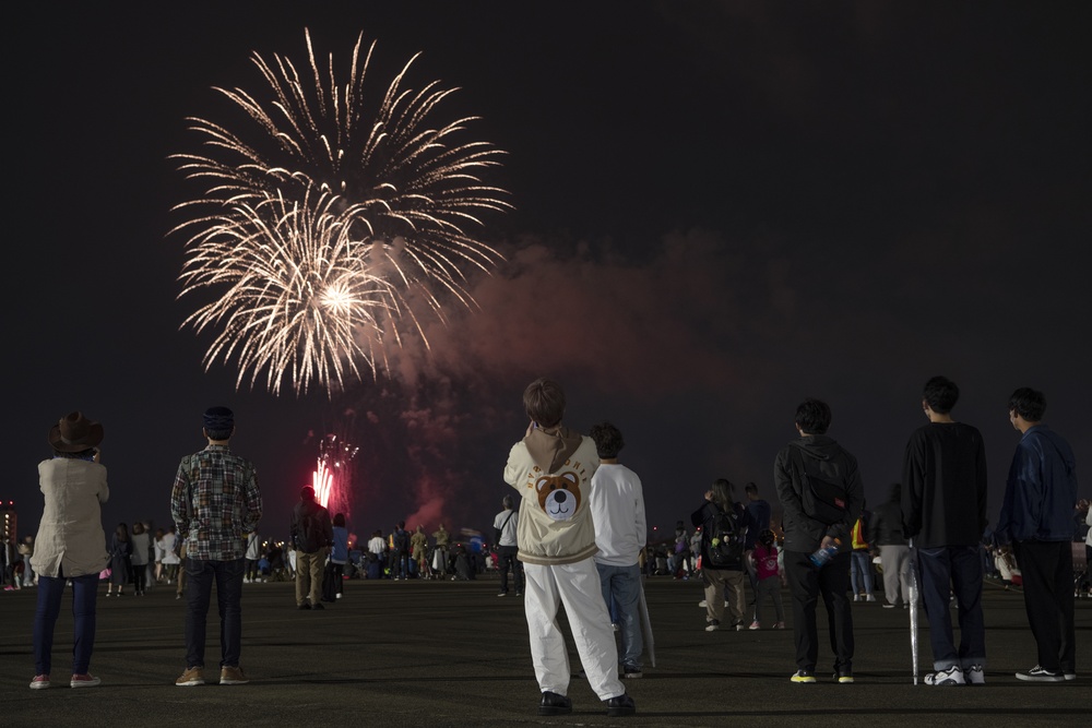 Yokota Friendship Festival finished first day with anthems, fireworks