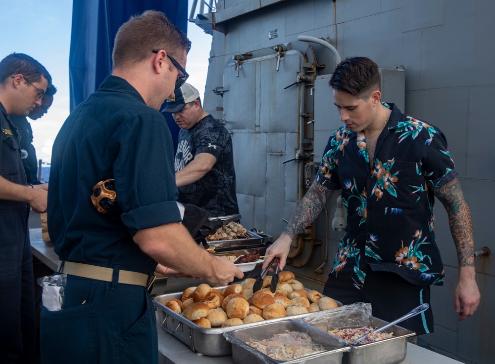 Sailors Aboard USS Dewey (DDG 105) Enjoy Steel Beach Picnic