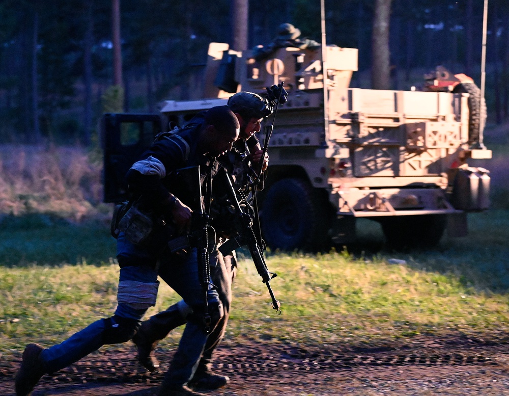 Green Beret Candidates Undergo Robin Sage Exercise