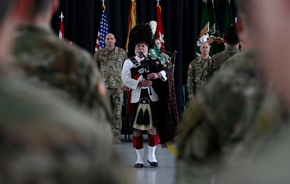 Soldiers Don the Green Beret at Regimental First Formation
