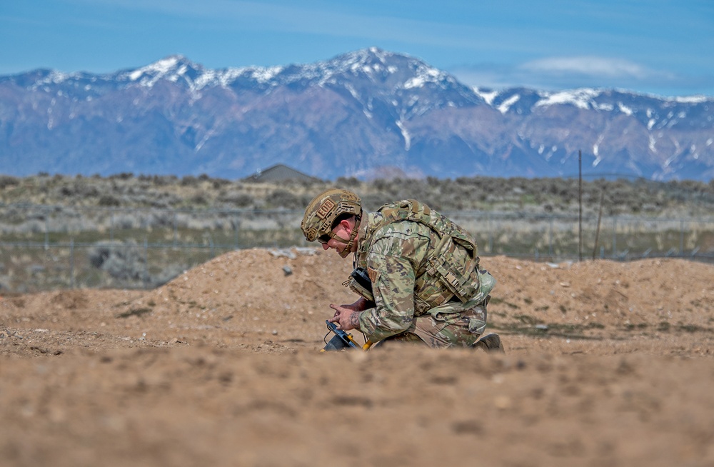 419th EOD trains to defuse dangerous situations