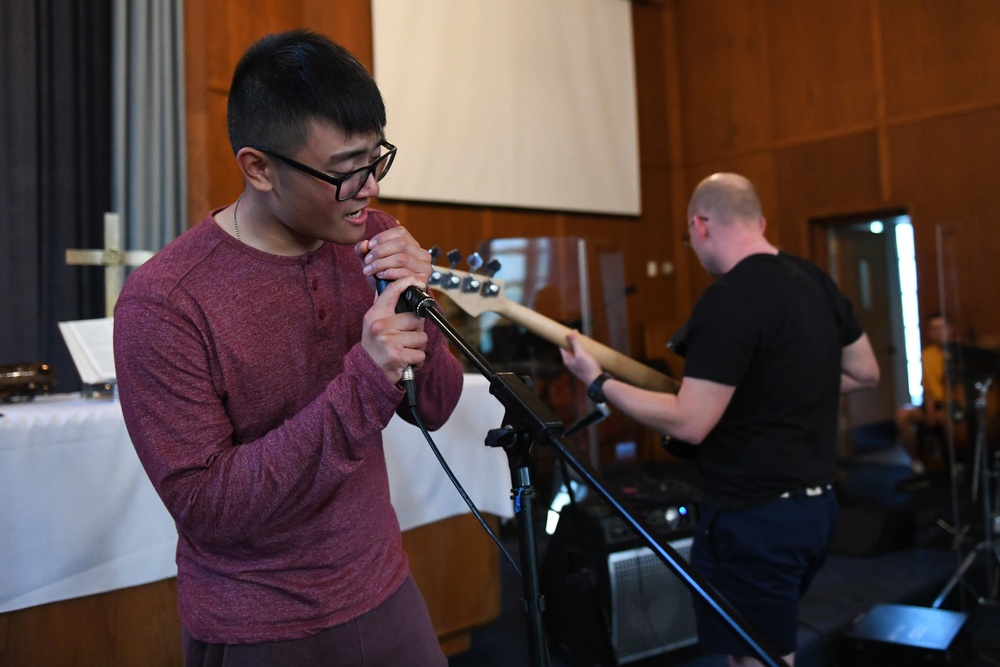 Wolverines rock out during jam session