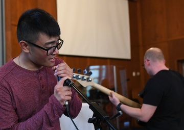 Wolverines rock out during jam session