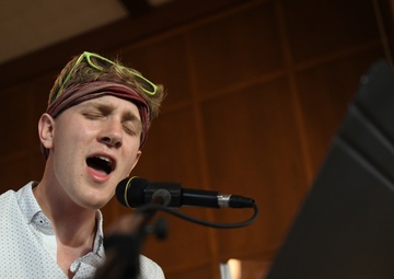 Wolverines rock out during jam session