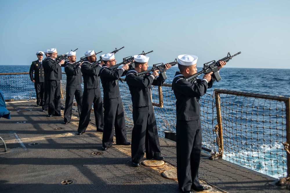 USS Jason Dunham (DDG 109) Conduct a Memorial Ceremony