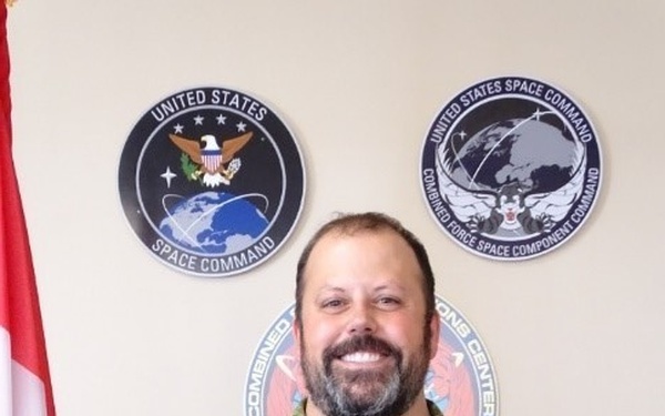 CFSCC Canadian exchange officer receives award for heroic actions