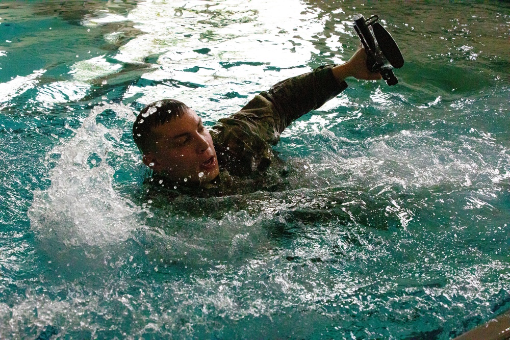 DVIDS - Images - Combat Water Survival Training [Image 12 of 26]