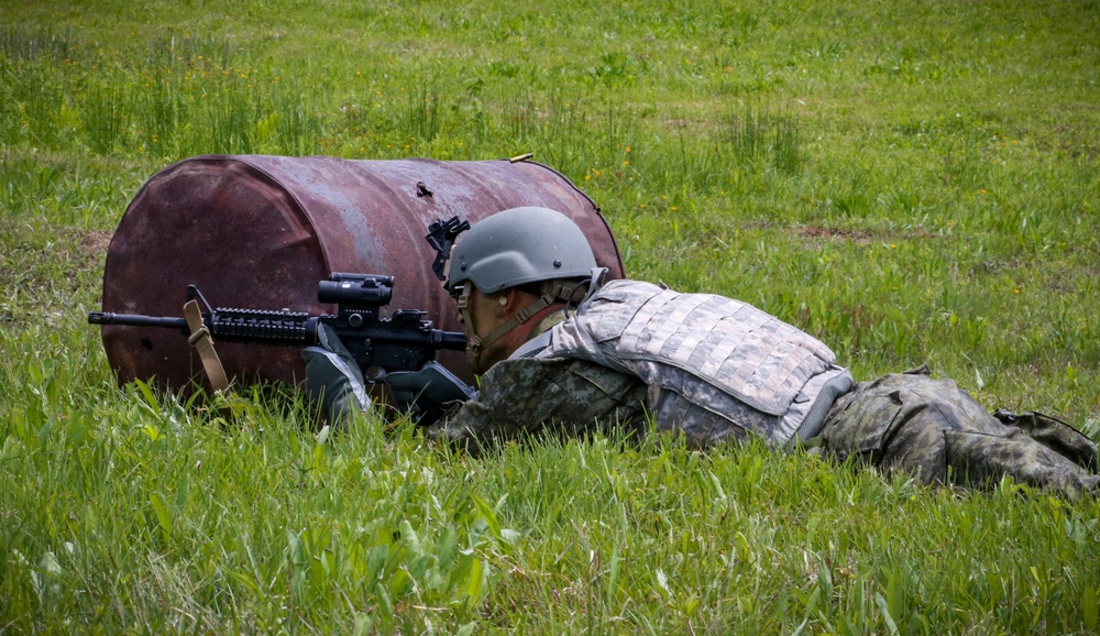 Iowa, Kosovo troops conduct joint live-fire exercise