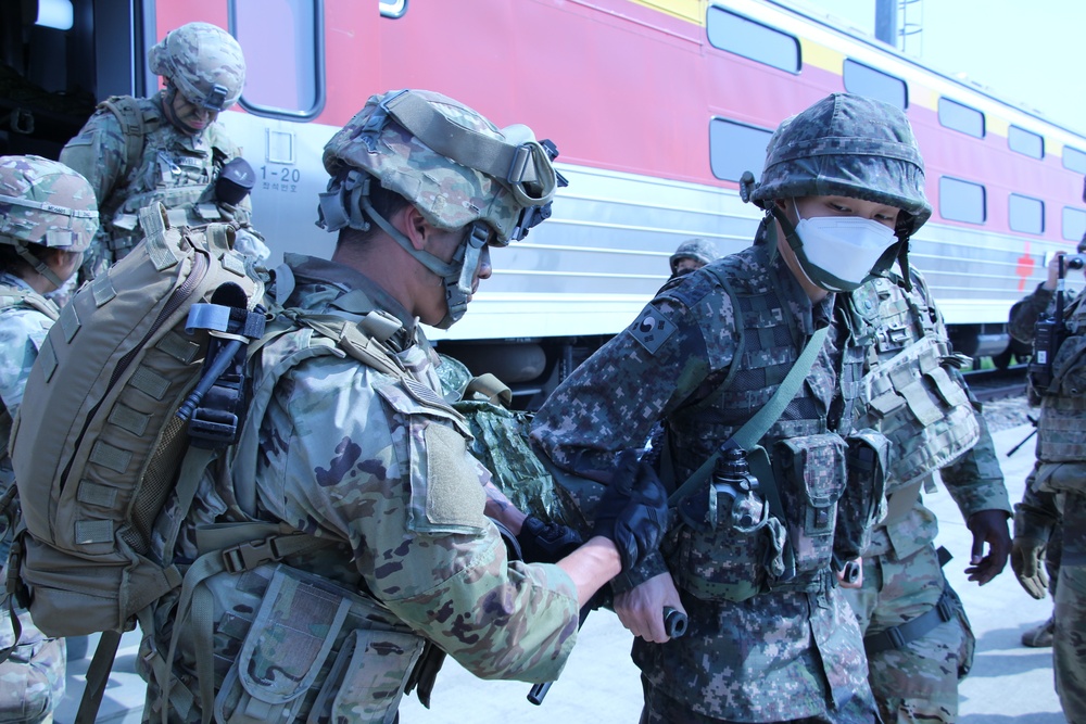 65th Medical Brigade builds readiness capabilities during Pacific Medics Lift