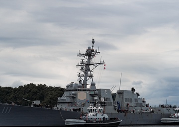 USS Spruance (DDG 111) Arrives at Commander, Fleet Activities Yokosuka (CFAY)